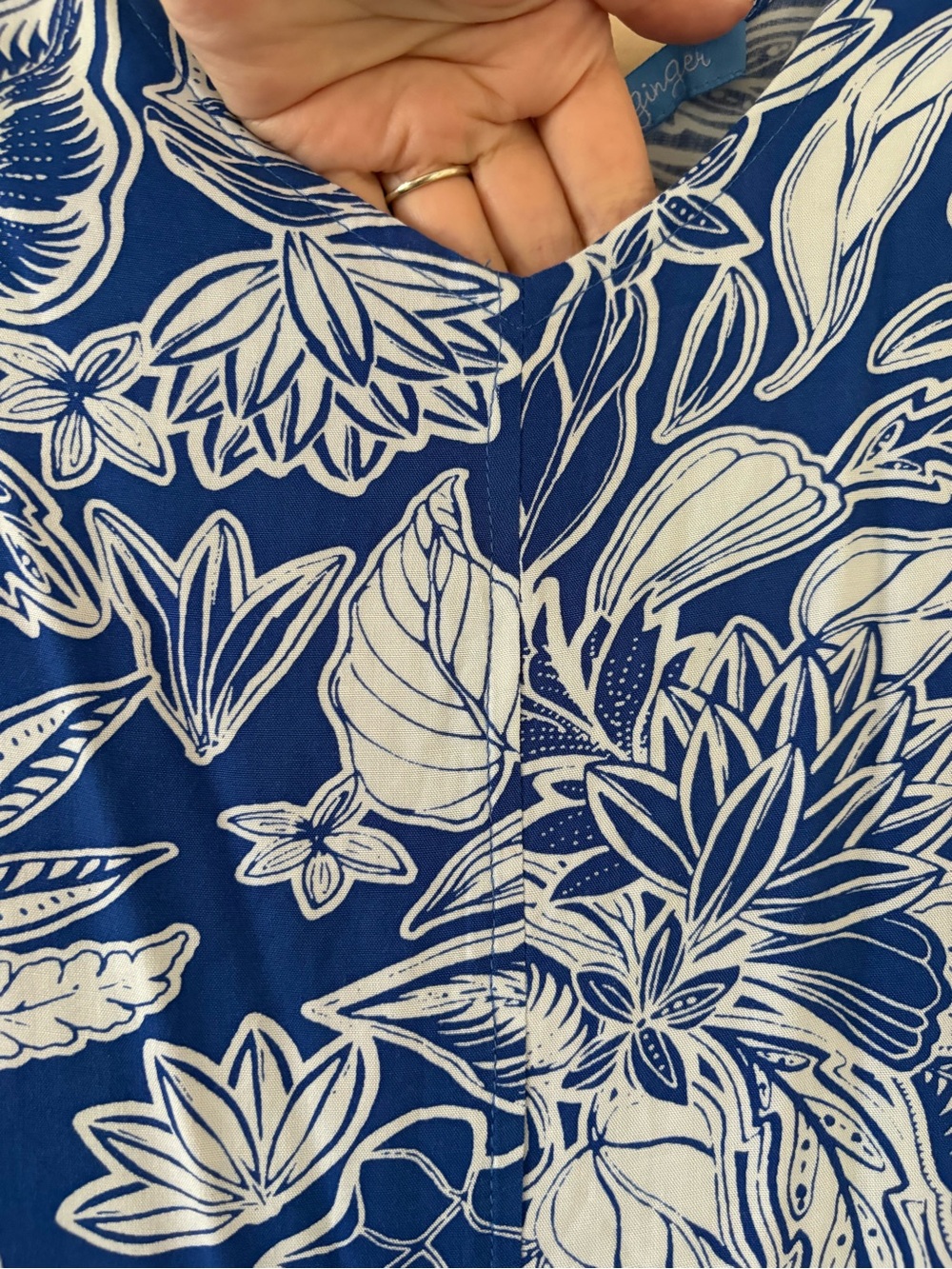 Blue Ginger Hawaiian Floral Leaf Print Maxi Dress - Picture 4 of 10